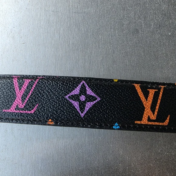 Louis Vuitton Black Belt with Gold Buckle - Picture 2 of 9